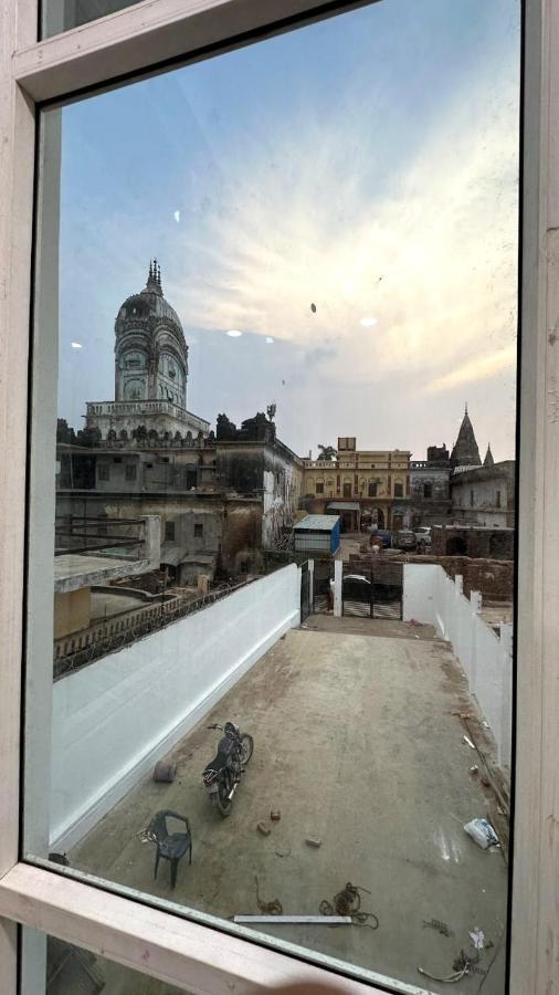 Raghuvar Inn Ayodhya Exterior foto